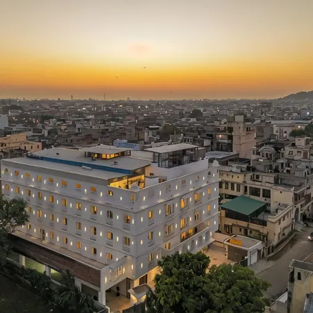 The Hosteller Bam Jaipur, Hawa Mahal