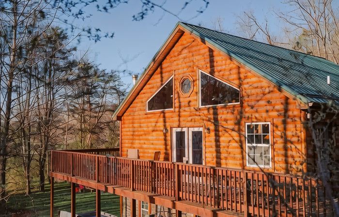 COZY Cabin with Hot Tub - Near all in Hocking Hills