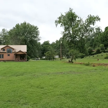Deep Creek Apt#2, 2Bd/2Ba, A+ location just a mile from Nat Park, Train, Bryson