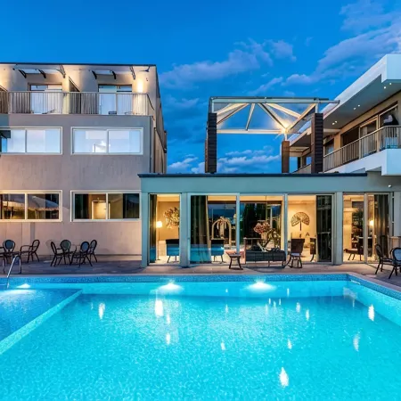 Golden Suites & Spa