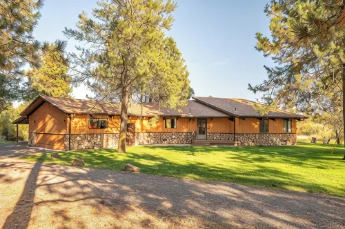 Riverfront Retreat / Hot Tub / Private Dock / Pet Friendly - Chalets