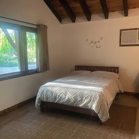 Moon River Cottage • Loft • River Access • Fireplace • Peaceful • Near Sequoia