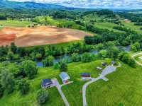 Riverfront home on South Holston River Perfect for Fishing, Hiking, Relaxing