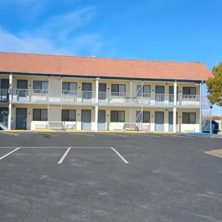 Travel Inn & Suite
