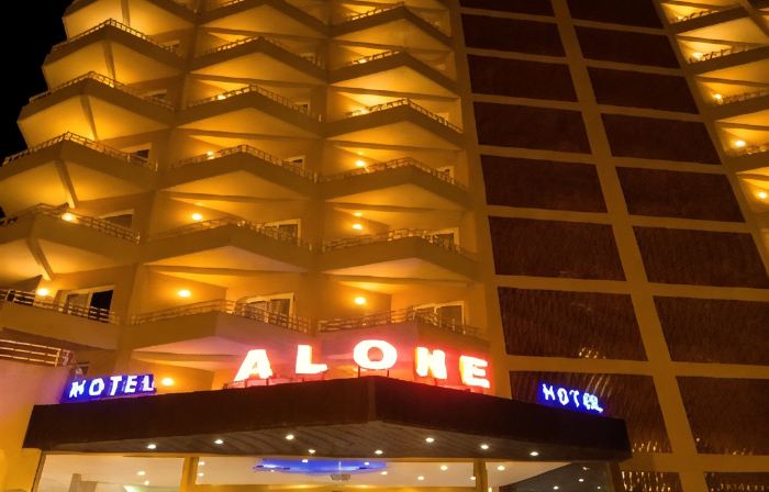 Hotel Alone