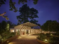 Club Mahindra Kanha - Pools