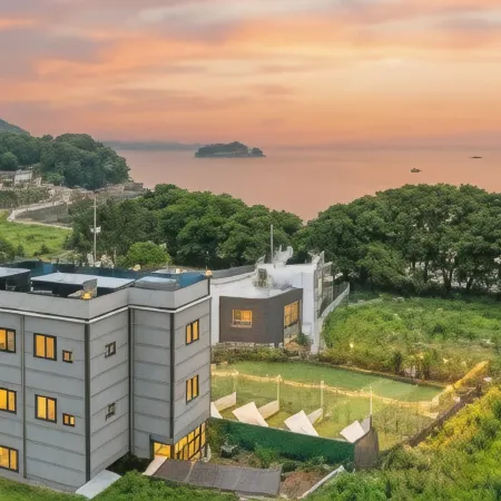 Namhae Dangdangi Dog Pension Blue