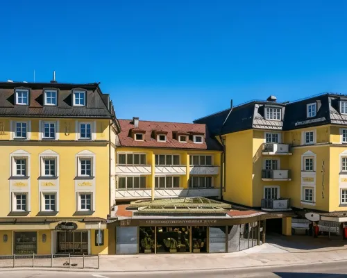 Hotel Schlosskrone Hôtels à : Füssen