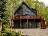 Spacious 5 BR/3 BA Pocono Chalet game room in the Hideout - 4-Star
