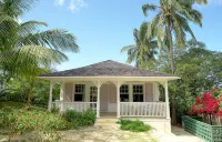 Historic 2BR 2BA Island Cottage on Private Estate  호텔