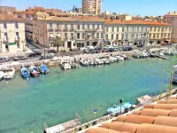 Unique!! unusual! Charming apartment with large garden 10 m from the Royal Canal