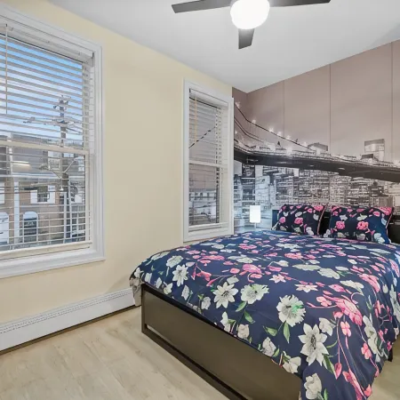 NEW-Free Prkg-2BR/2.5Bath/3 Queen Size Beds-Duplex