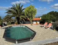 Great quiet vacation home for 4 people with private pool and large garden - Wifi