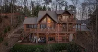 Beautiful, private, Blue Ridge, GA cabin with incredible views. - 샬레 호텔