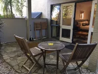 Baycrest Thermal Lodge - Motels