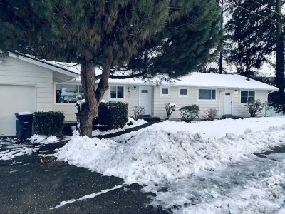 Modern & Remodeled 3bd/2ba duplex unit in Bothell - walk to UW Bothell, Downtown