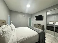 Reggaeton Vibes! Puerto Rico's Legend Suite, Just 4 mins from Crash Boat Beach - 2-Sterne