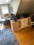 Newly refurbished, Sunny bright In-law suite.15 minute easy drive to Boston - 무료 와이파이