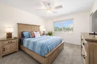 Peaceful Beachfront Getaway - Swimmingpools