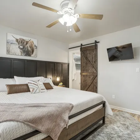 Charming 3bed/2 bath near Gathering Place, Riverparks and Downtown