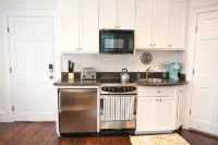 ♥ Historic Studio Minutes to Salem+Beaches Old Town Marblehead Private Parking ♥ - Wifi