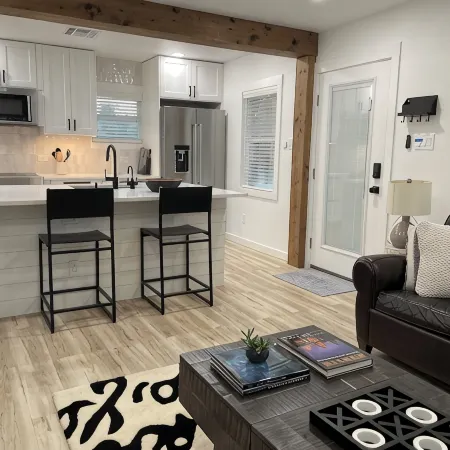 Modern Garage Apartment in the Heart of Downtown Georgetown
