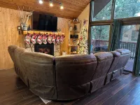 Midtown Hideaway- Cozy A-Frame Cabin with canyon views - شاليه