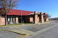 Douglas Inn and Conference Center - parking