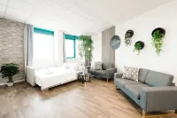 Design Penthouse - 4BR - 2 Bath - Rooftop - Whirlpool - 2 Parking - Condos