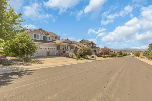 Centrally Located 5BD - Games, BBQ & Firepit Patio - 4-Star