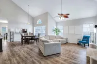 Spacious 5-bedroom house with private pool in a central San Antonio location.