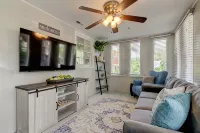 Sale! Book Now! Nice 1 Bedroom- Downtown Dunedin Bungalow!