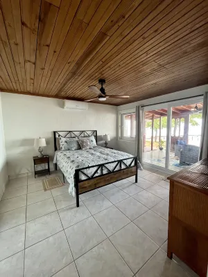 BEACHFRONT CASITA Snorkel & explore this amazing reef~ Experience Caribbean Life -  Ferienhäuser