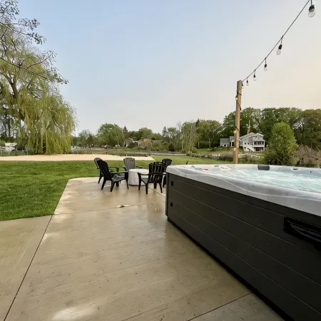 Lakefront Oasis: Hot Tub & Private Beach