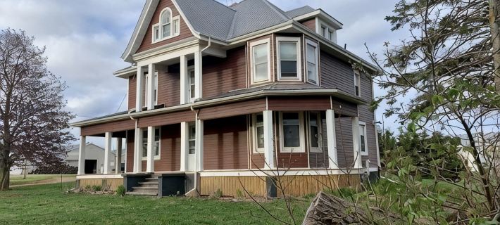 Waterfront 6 bedroom (8 beds) , 51/2 bath house in Summerside, Pei. Hotels in Prince County