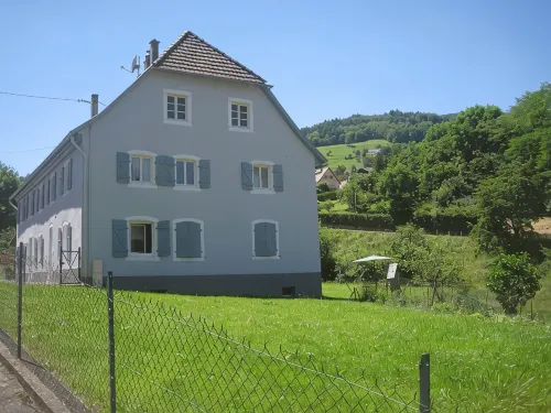 in the village of Lapoutroie 10 km from Kaysersberg - Wi-Fi
