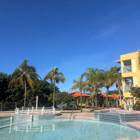 Sol y Mar - Oceanfront Condo!