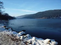 New apartment, superb lake and mountain views. - balcony