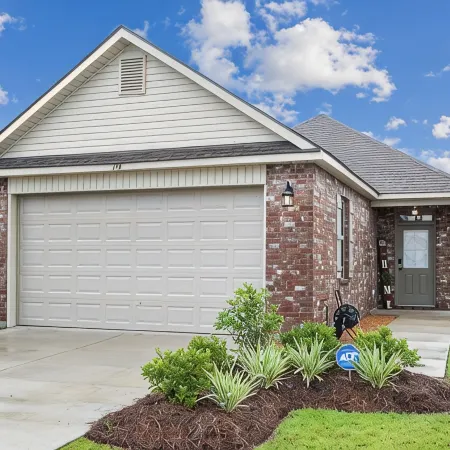 Minutes from LSU, SU, & Downtown Baton Rouge!