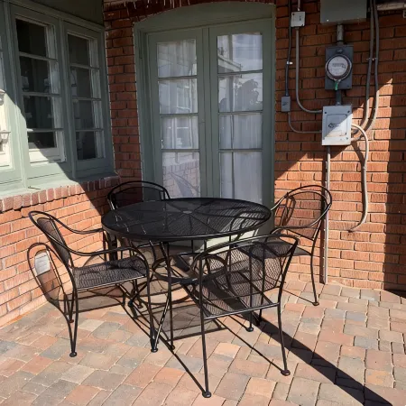 Beautifully Updated Historic Home conveniently located in downtown Mesa!