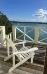 Live the Bahama Life with your own private dock, and sparkling pool - Homestays