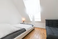 Garden house: Beautiful vacation home for up to 14 guests with a huge garden - Homestays
