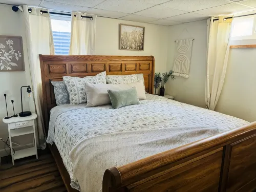 Spacious 4-bedroom house in Great Bend, KS with, Backyard Deck, Ping Pong Table - Wi-Fi