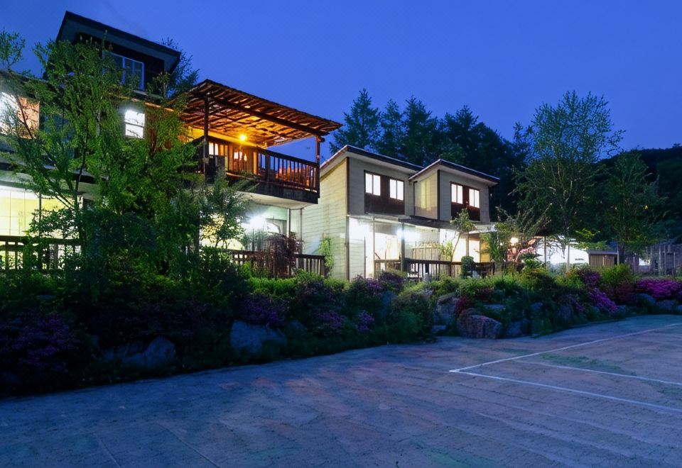 Hoengseong Music Pension - Housity