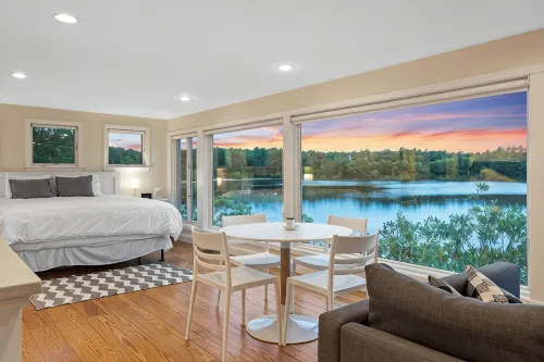 WOW View! Waterfront Cottage. Private Beach, King Bed, Full Kitchen. Relax&Enjoy - 3 estrellas