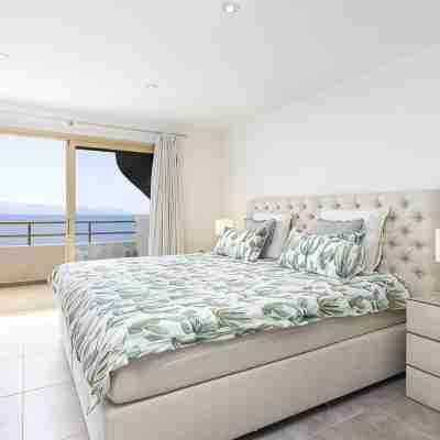 Spectacular Duplex Seafront with Awesome views and sunset !!! Rooms