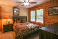 Chalet Crystal Mountain - 6 Bedroom - 3 Bath Log Cabin - 4-Star