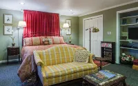 Studio Home, Walk to Downtown Franklin, Pets with Fee, Veteran Owned - 4-Star