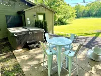 Welcome to The Kitschy Kottage - Feriehus