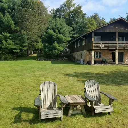 Chalet Ripple-Lake Harmony- Lakefront- 5 Bedroom 3.5 bath- near Restaurants/Bars